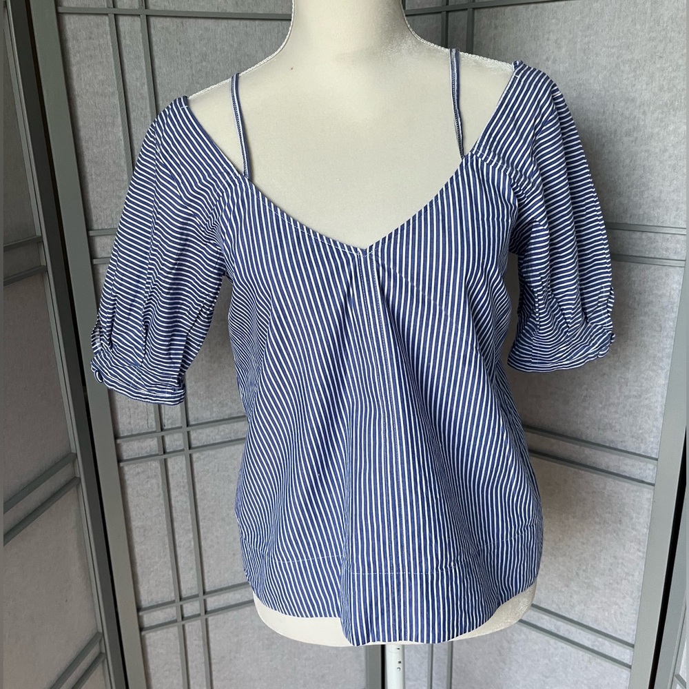 10 Crosby Derek Lam size 6 Cold Shoulder Top